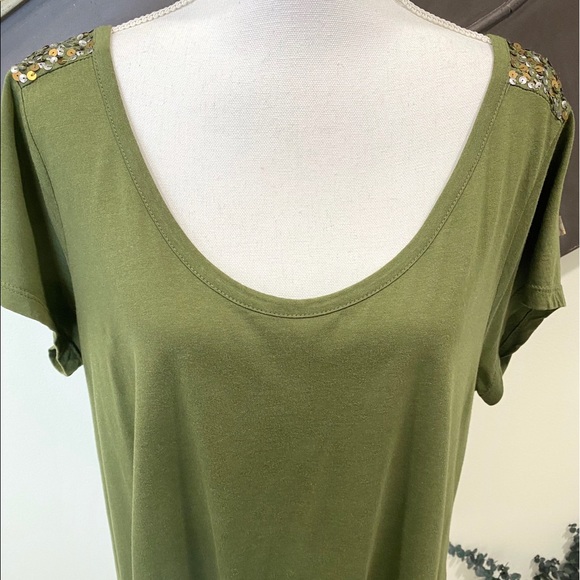 Old Navy XL Army Green Sequin Shoulder Scoop Neck Top - Picture 3 of 10